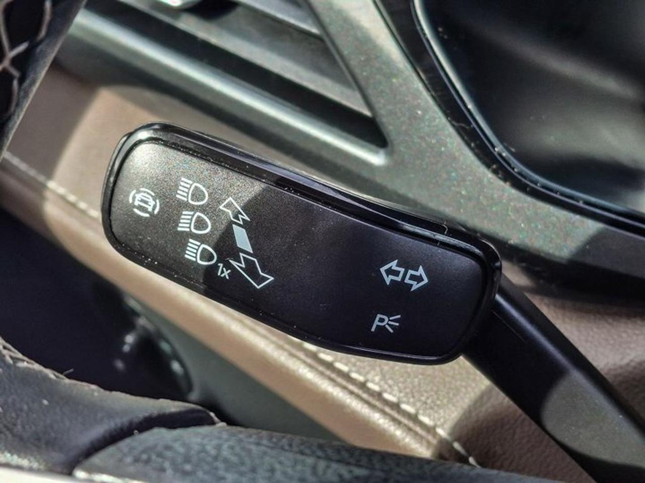 2023 Volkswagen Taos Highline AWD | Leather | Sunroof | Nav | Cooled + Heated Seats | Beats Audio | Power Seat and More ! Photo