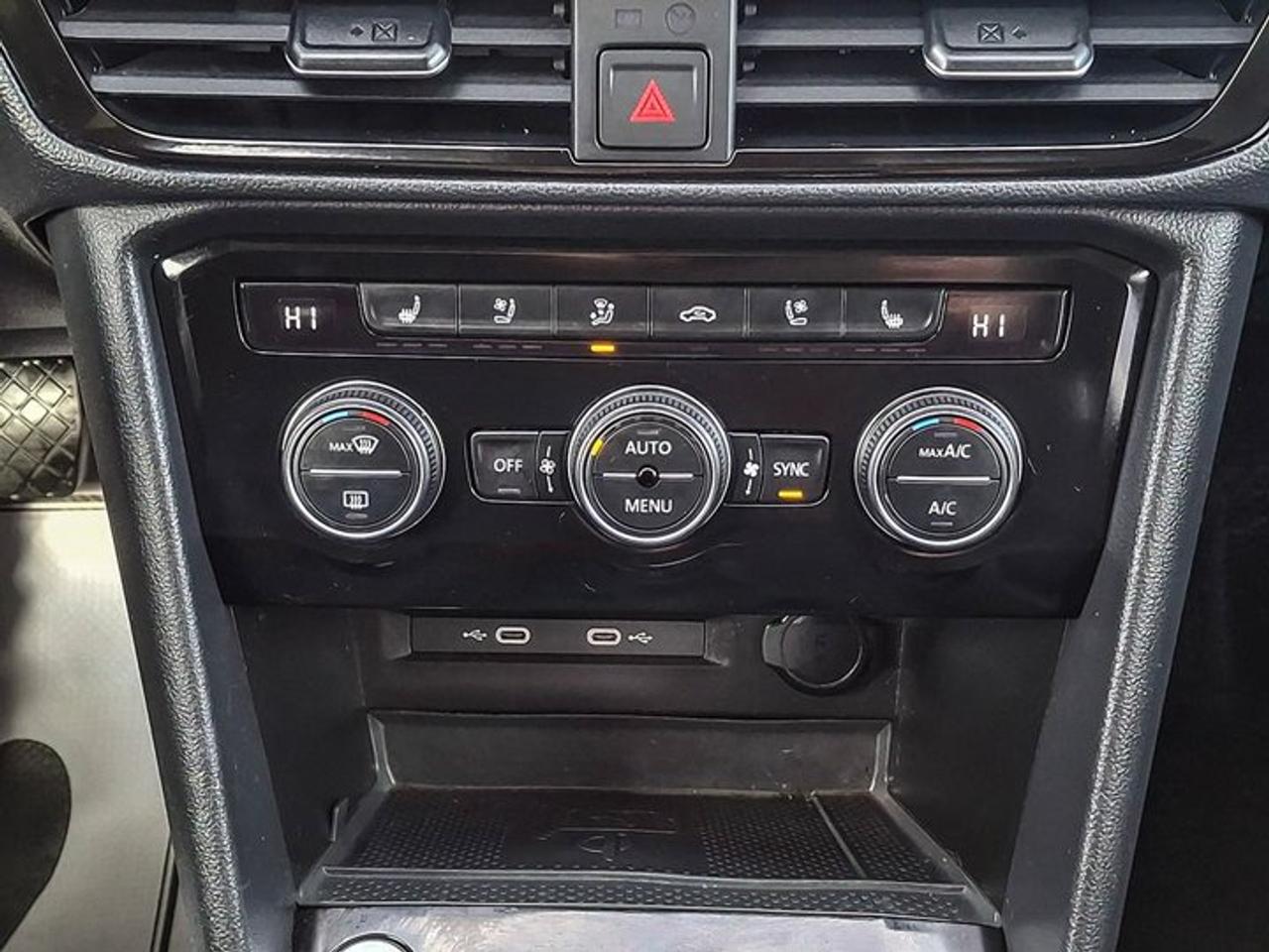 2023 Volkswagen Taos Highline AWD | Leather | Sunroof | Nav | Cooled + Heated Seats | Beats Audio | Power Seat and More ! Photo