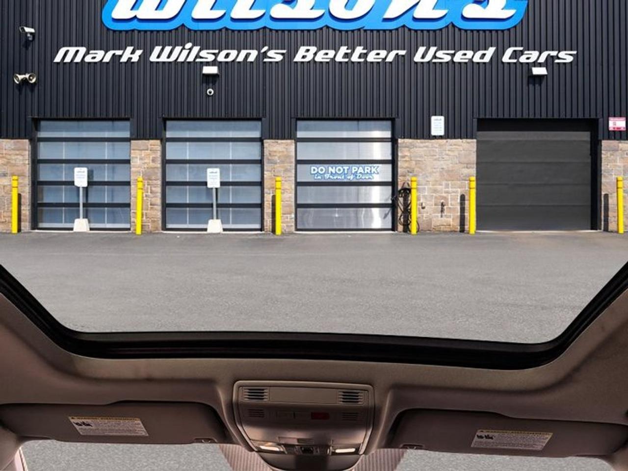 2023 Volkswagen Taos Highline AWD | Leather | Sunroof | Nav | Cooled + Heated Seats | Beats Audio | Power Seat and More ! Photo