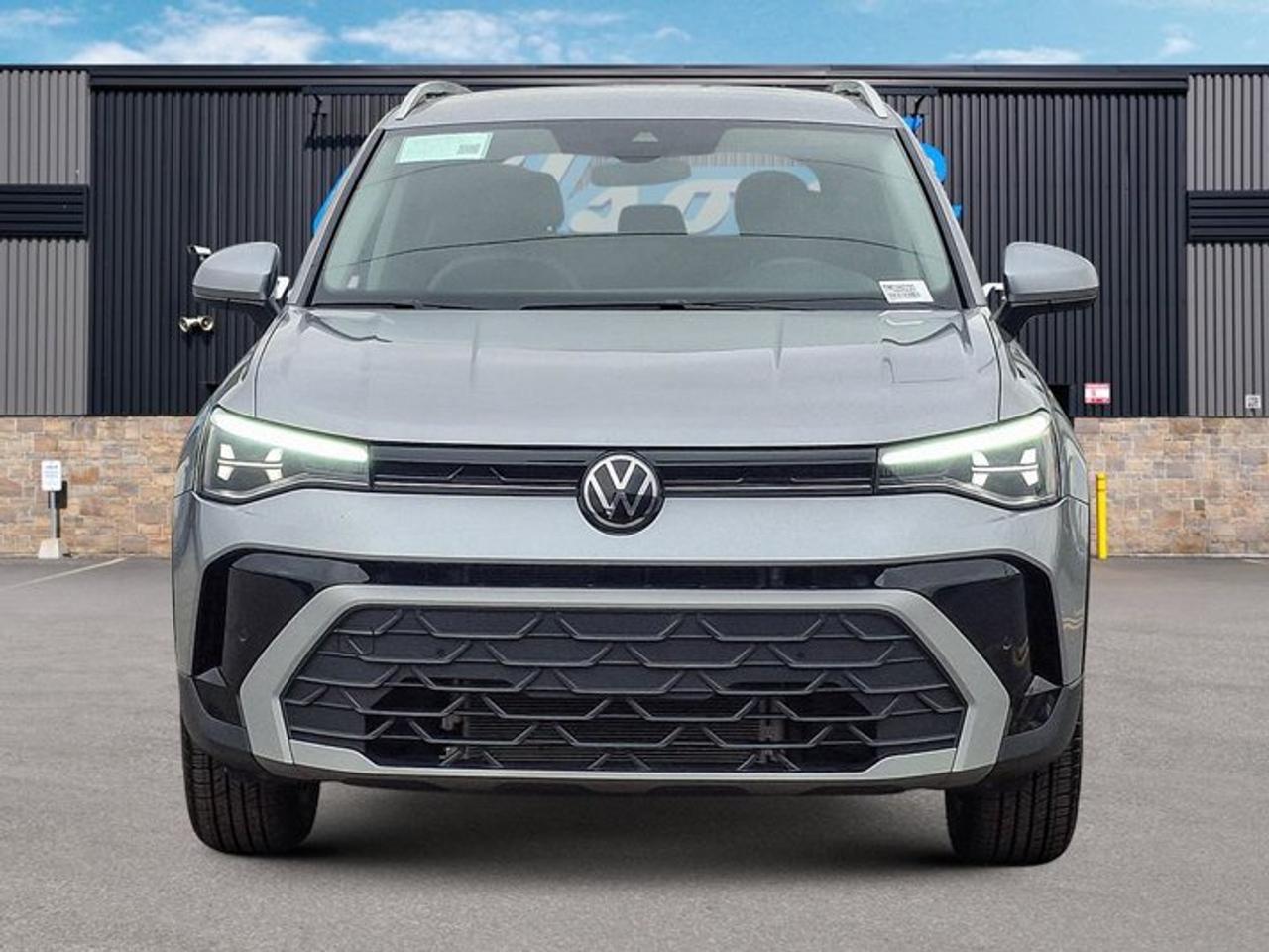 2026 Volkswagen Taos Comfortline AWD | Leatherette | Htd Seats + Steering | Remote Start | Wireless Carplay | and More ! Photo