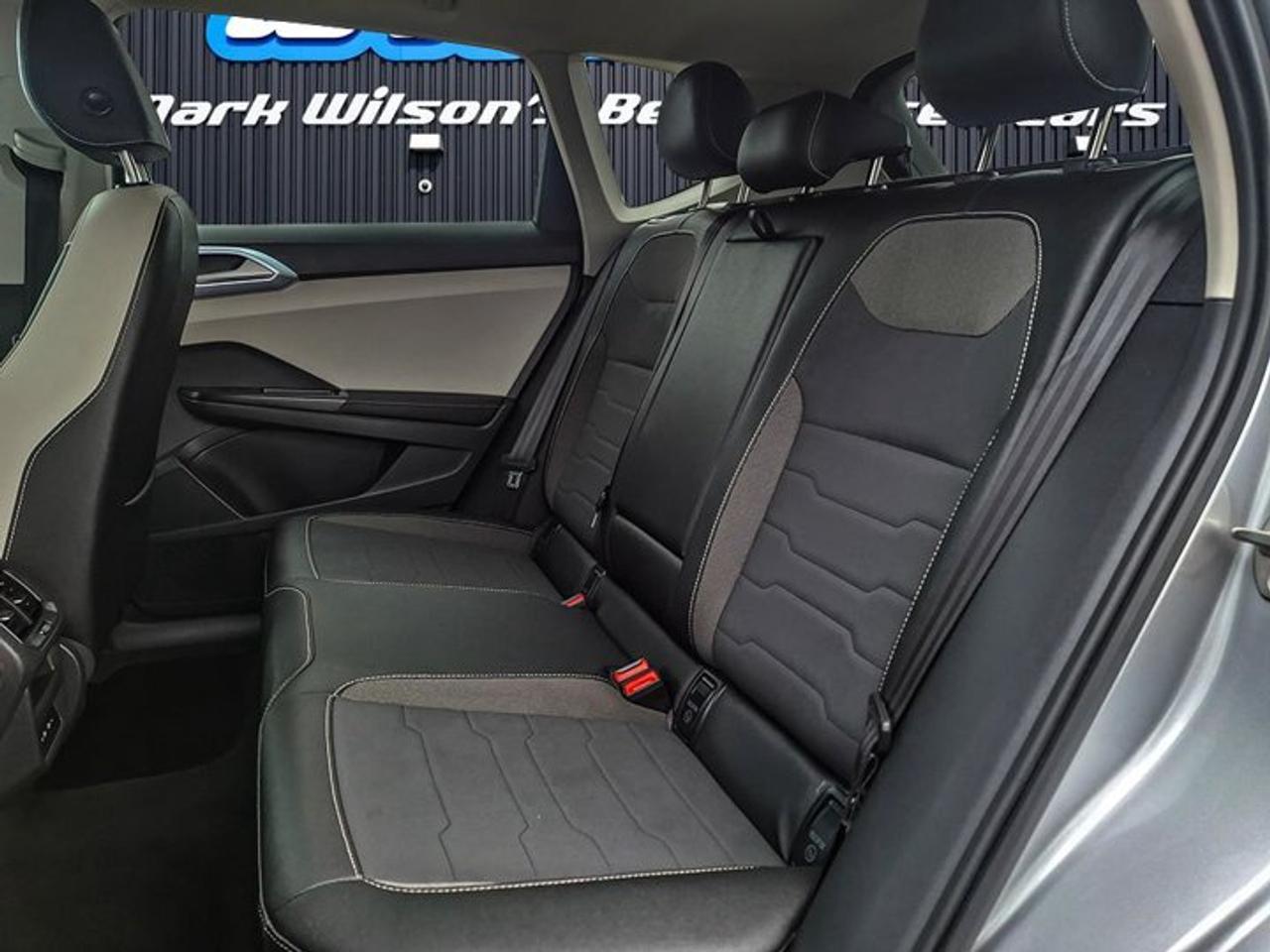 2026 Volkswagen Taos Comfortline AWD | Leatherette | Htd Seats + Steering | Remote Start | Wireless Carplay | and More ! Photo