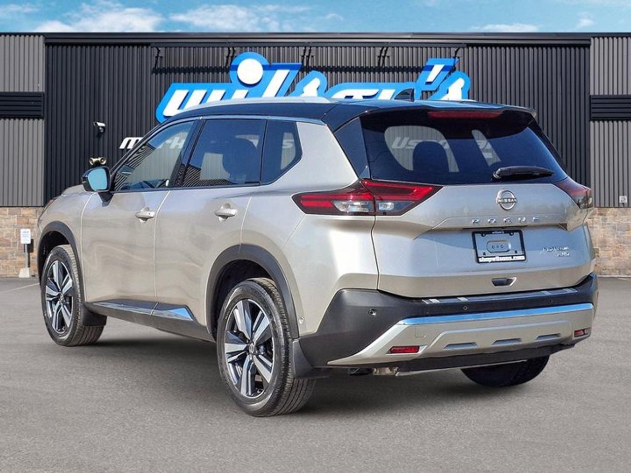 2023 Nissan Rogue Platinum AWD | Leather | Sunroof | Nav | HUD | 360 Camera | Bose | 19" Wheels | and More ! Photo