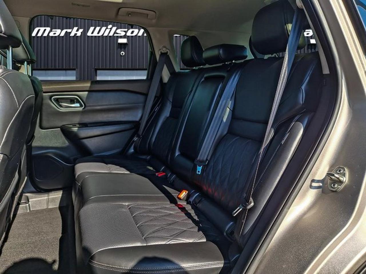2023 Nissan Rogue Platinum AWD | Leather | Sunroof | Nav | HUD | 360 Camera | Bose | 19" Wheels | and More ! Photo