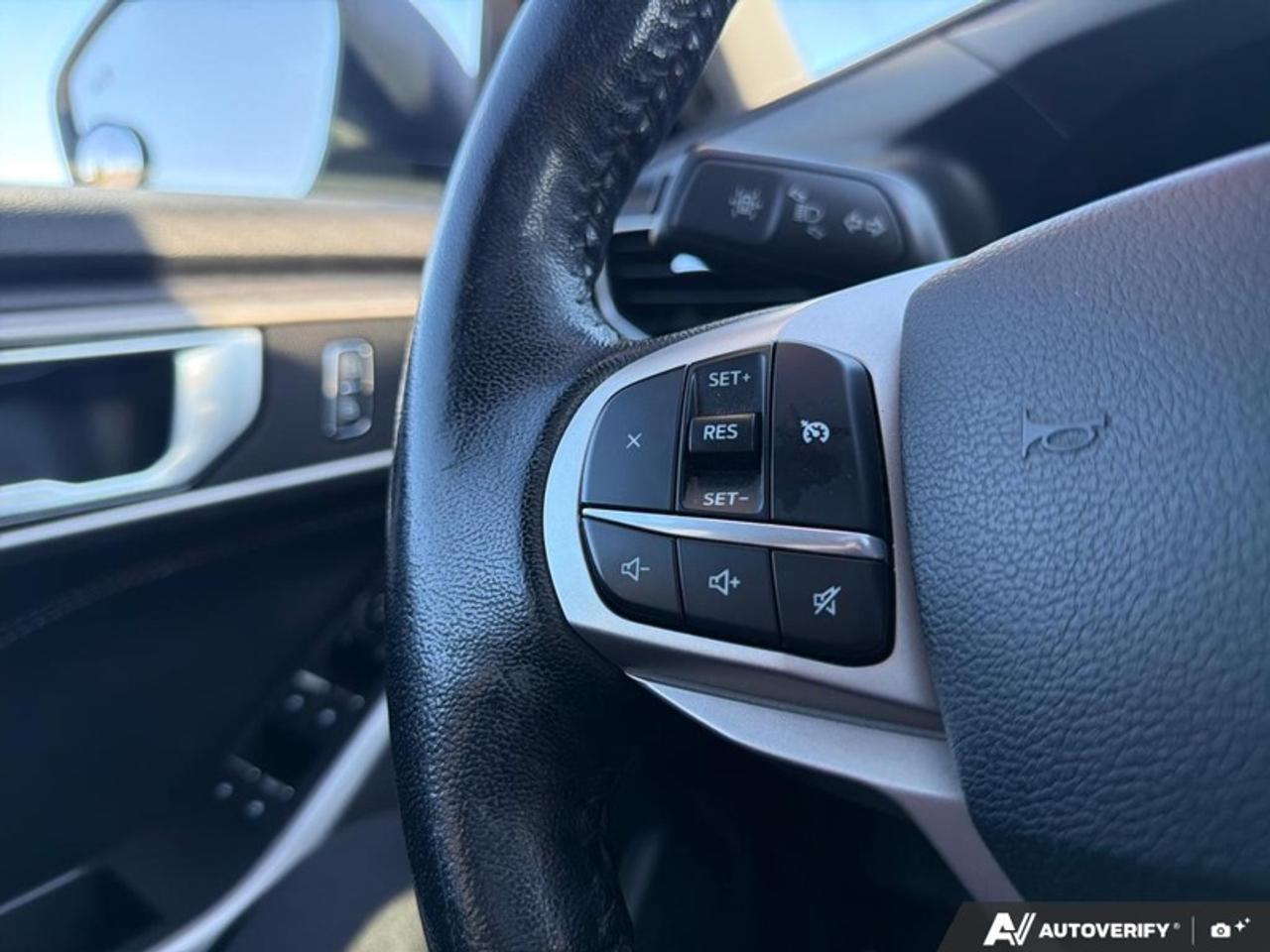 2021 Ford Explorer XLT  -  Apple CarPlay -  Android Auto Photo