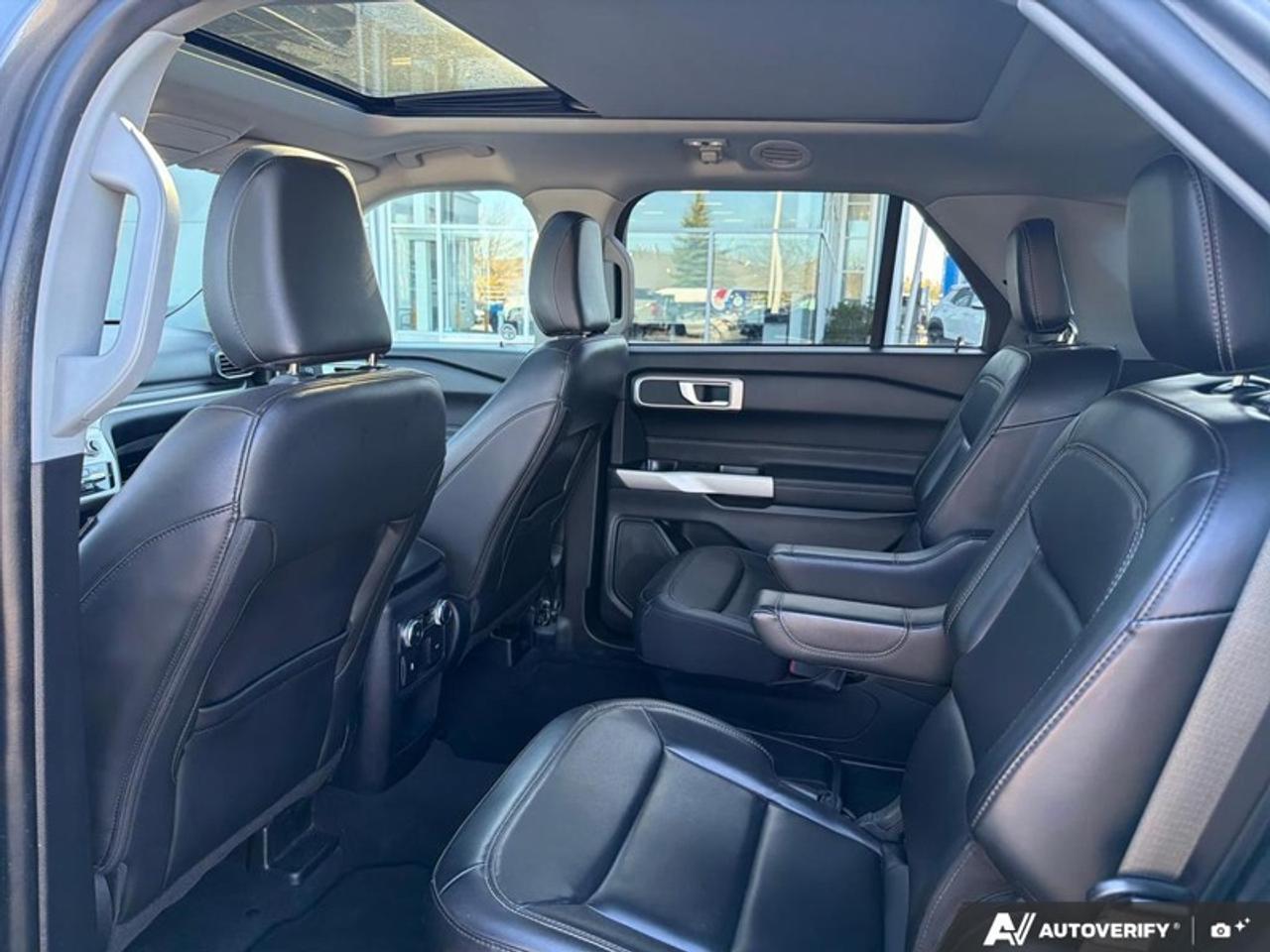 2021 Ford Explorer XLT  -  Apple CarPlay -  Android Auto Photo
