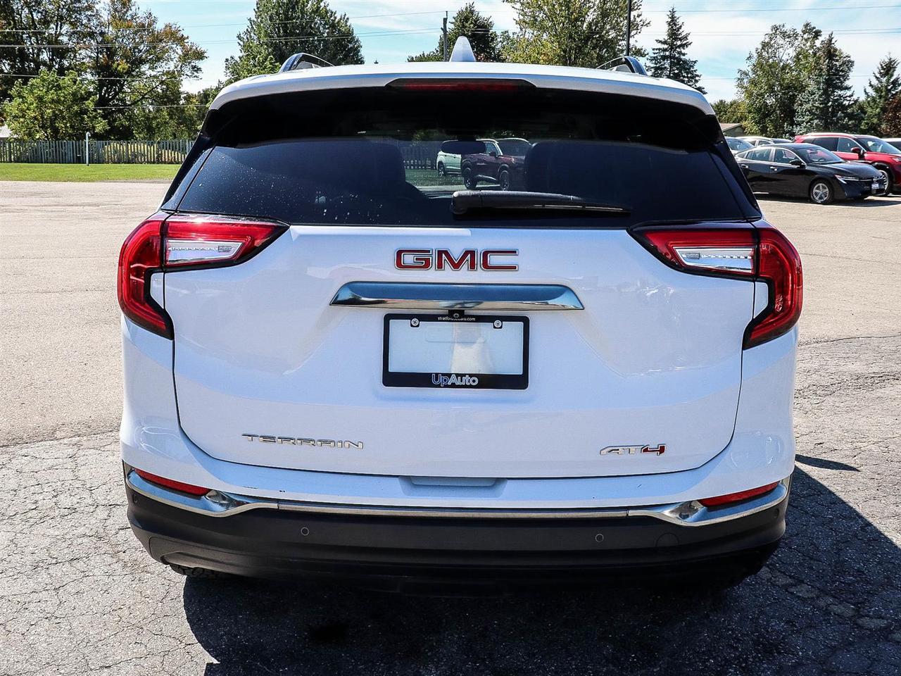 2024 GMC Terrain AT4 Photo