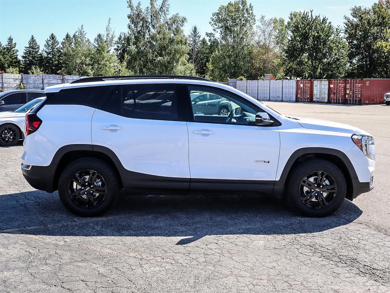 2024 GMC Terrain AT4 Photo