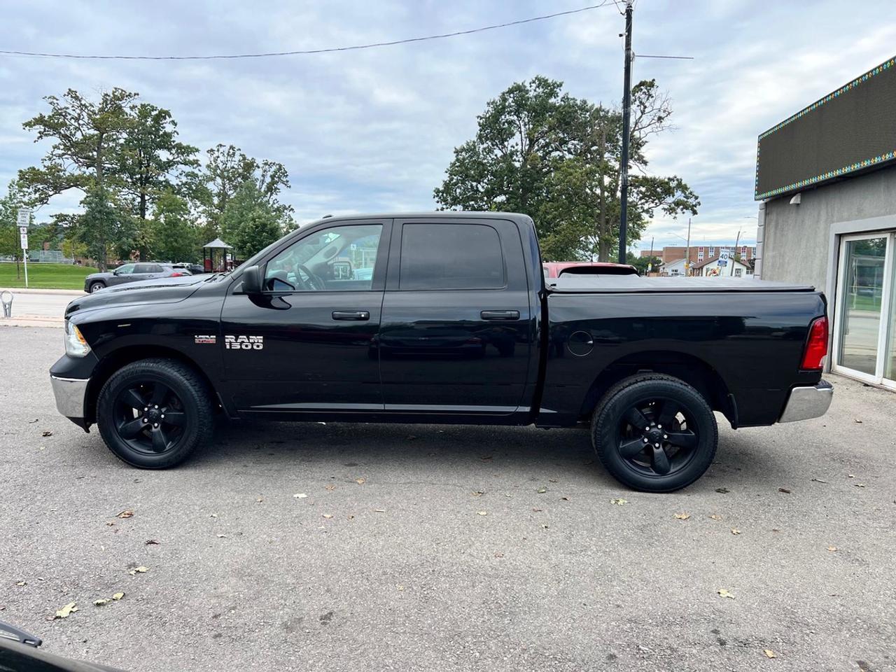 2017 RAM 1500 ST Crew Cab Photo1