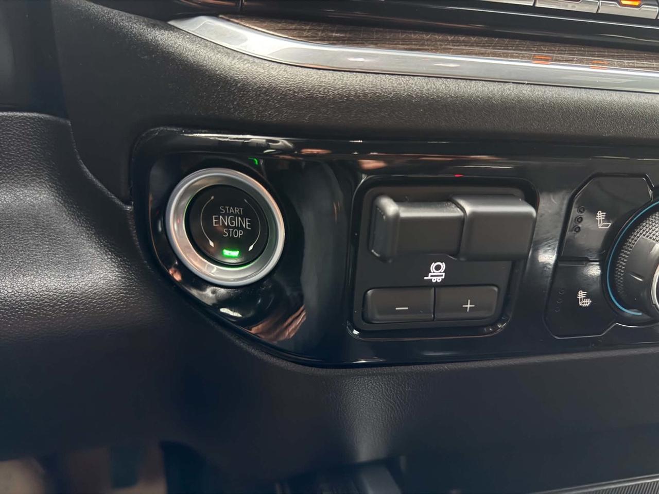 2024 Chevrolet Silverado 1500 RST Photo
