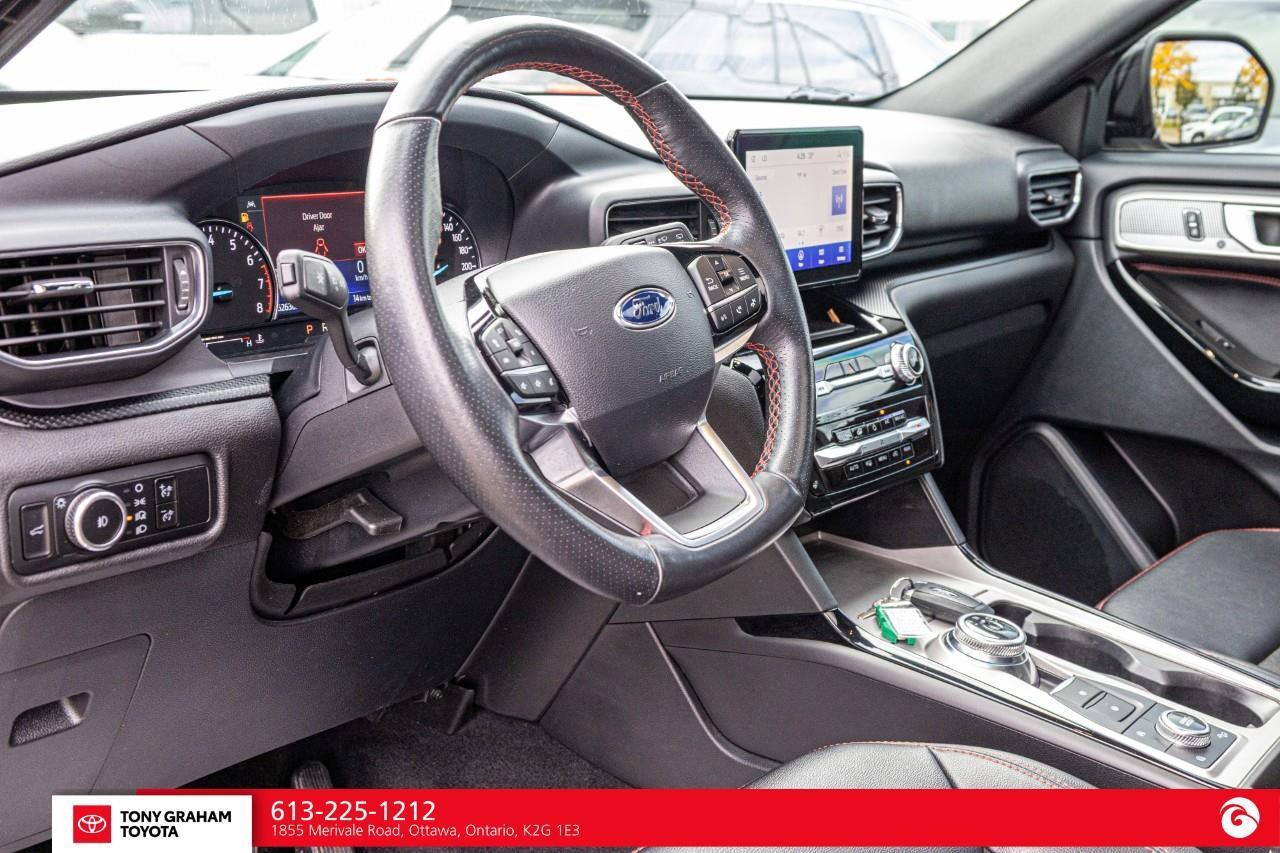 2024 Ford Explorer ST-Line Photo