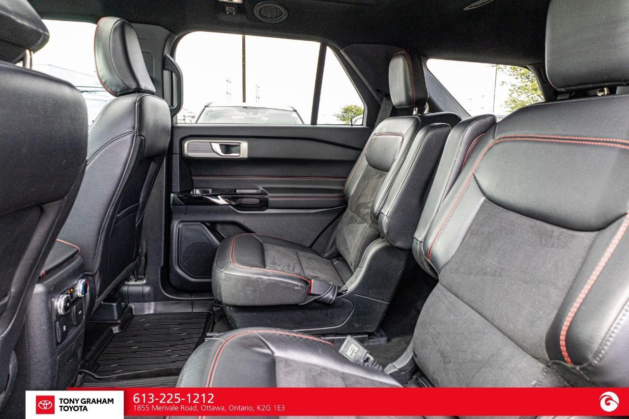 2024 Ford Explorer ST-Line Photo