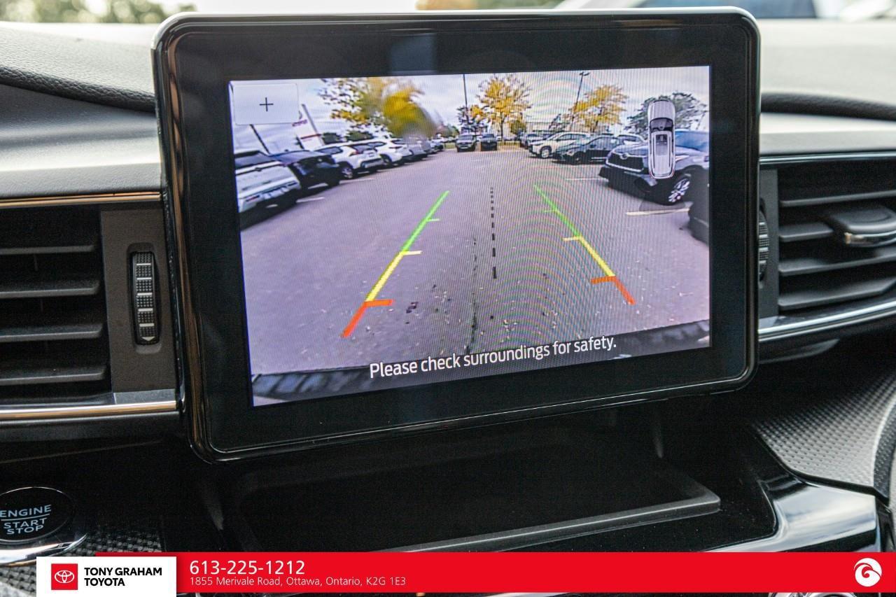 2024 Ford Explorer ST-Line Photo