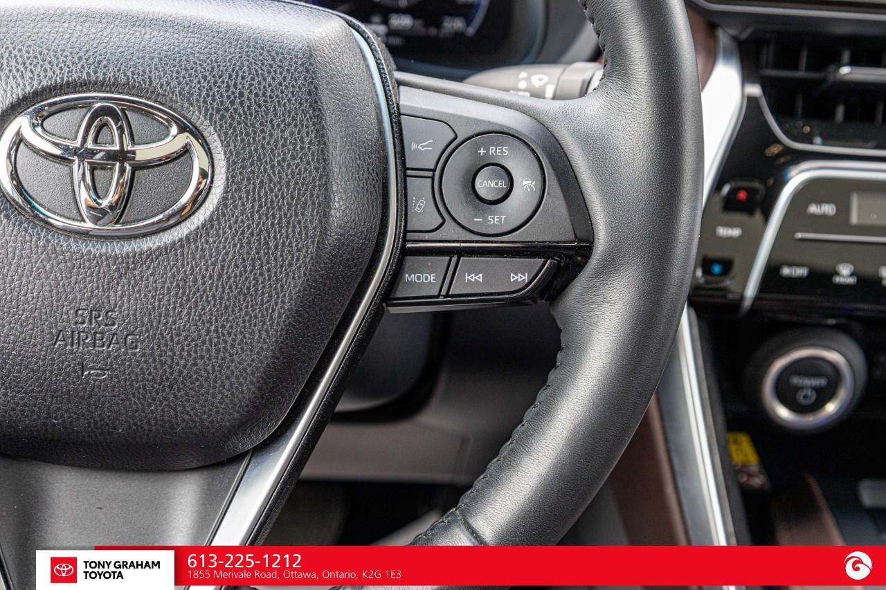 2023 Toyota Venza LIMITED Photo