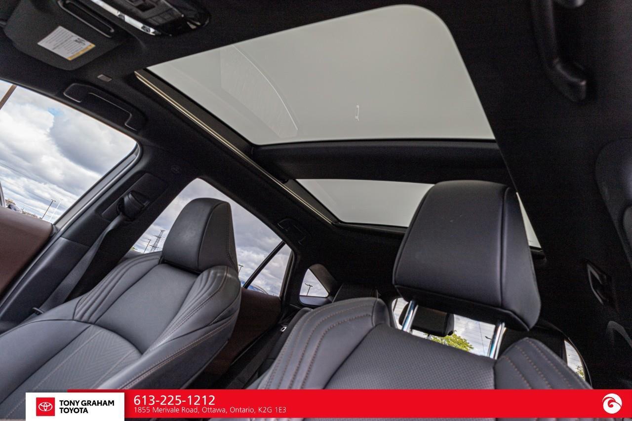 2023 Toyota Venza LIMITED Photo