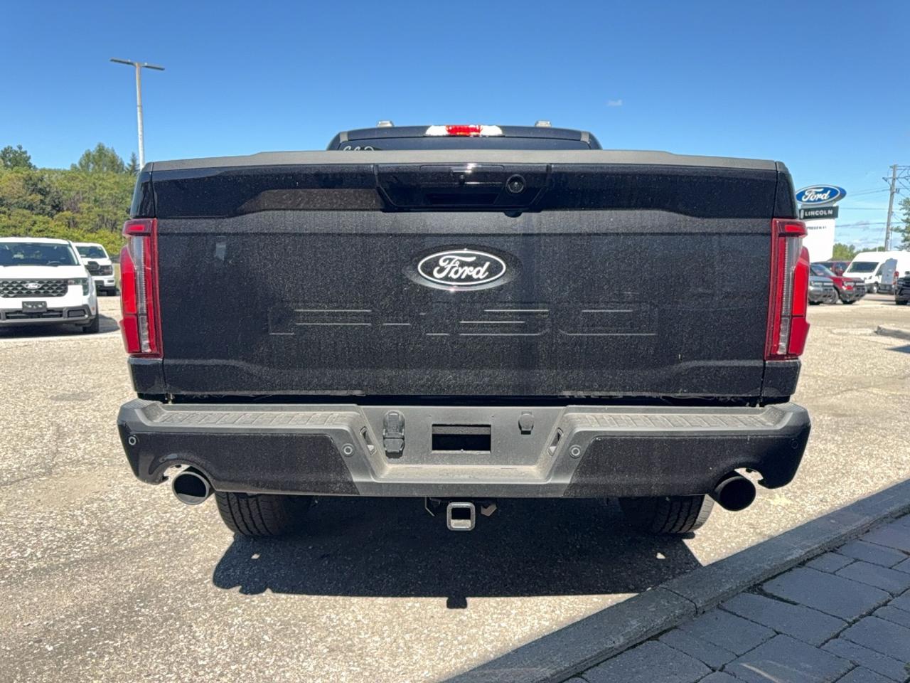 2026 Ford F-150 LARIAT, MOONROOF, TOW/HAUL PKG, BLACK PKG Photo4