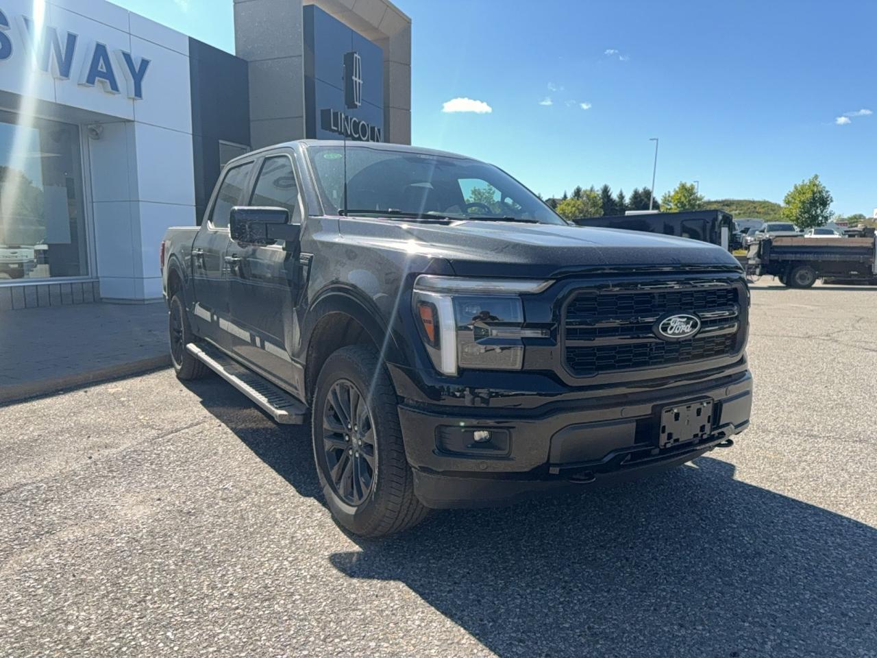 2026 Ford F-150 LARIAT, MOONROOF, TOW/HAUL PKG, BLACK PKG Photo2