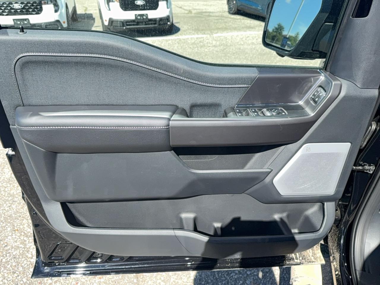 2026 Ford F-150 LARIAT, MOONROOF, TOW/HAUL PKG, BLACK PKG Photo