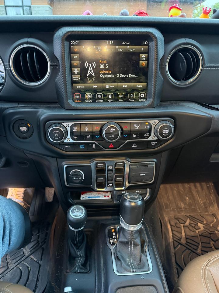 2022 Jeep Wrangler Unlimited Sahara 4X4 Photo