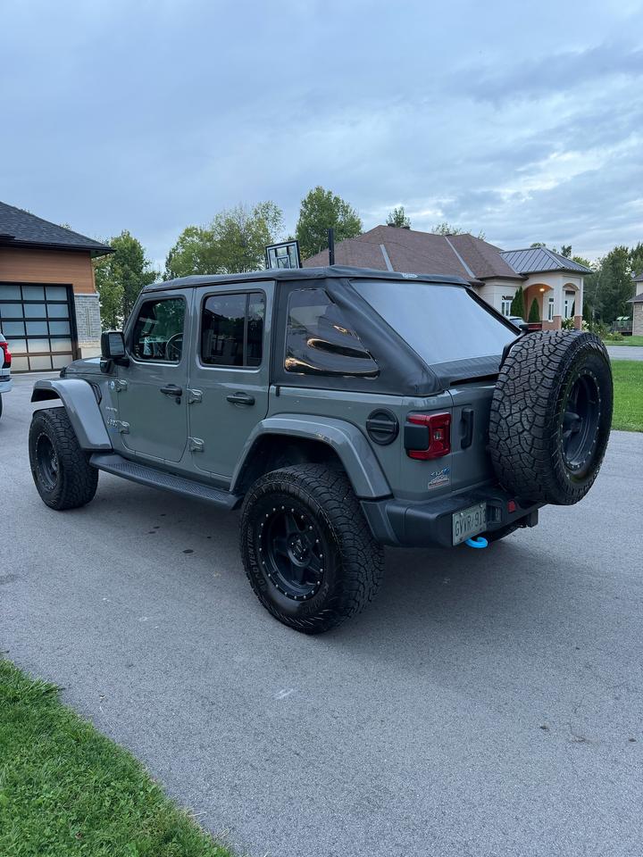 2022 Jeep Wrangler Unlimited Sahara 4X4 Photo2