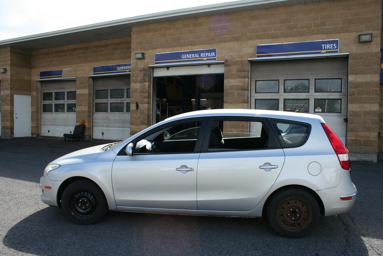 2012 Hyundai Elantra Touring L Photo