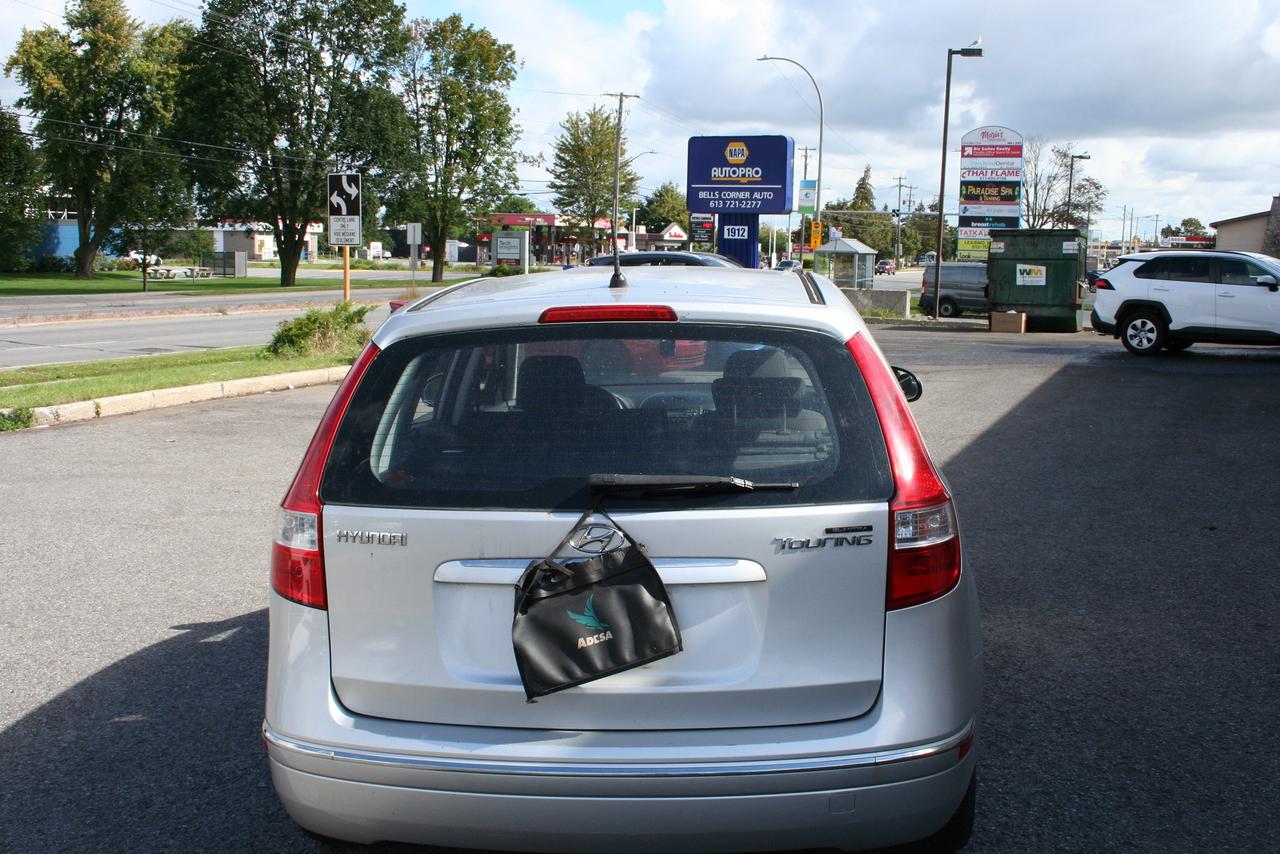 2012 Hyundai Elantra Touring L Photo
