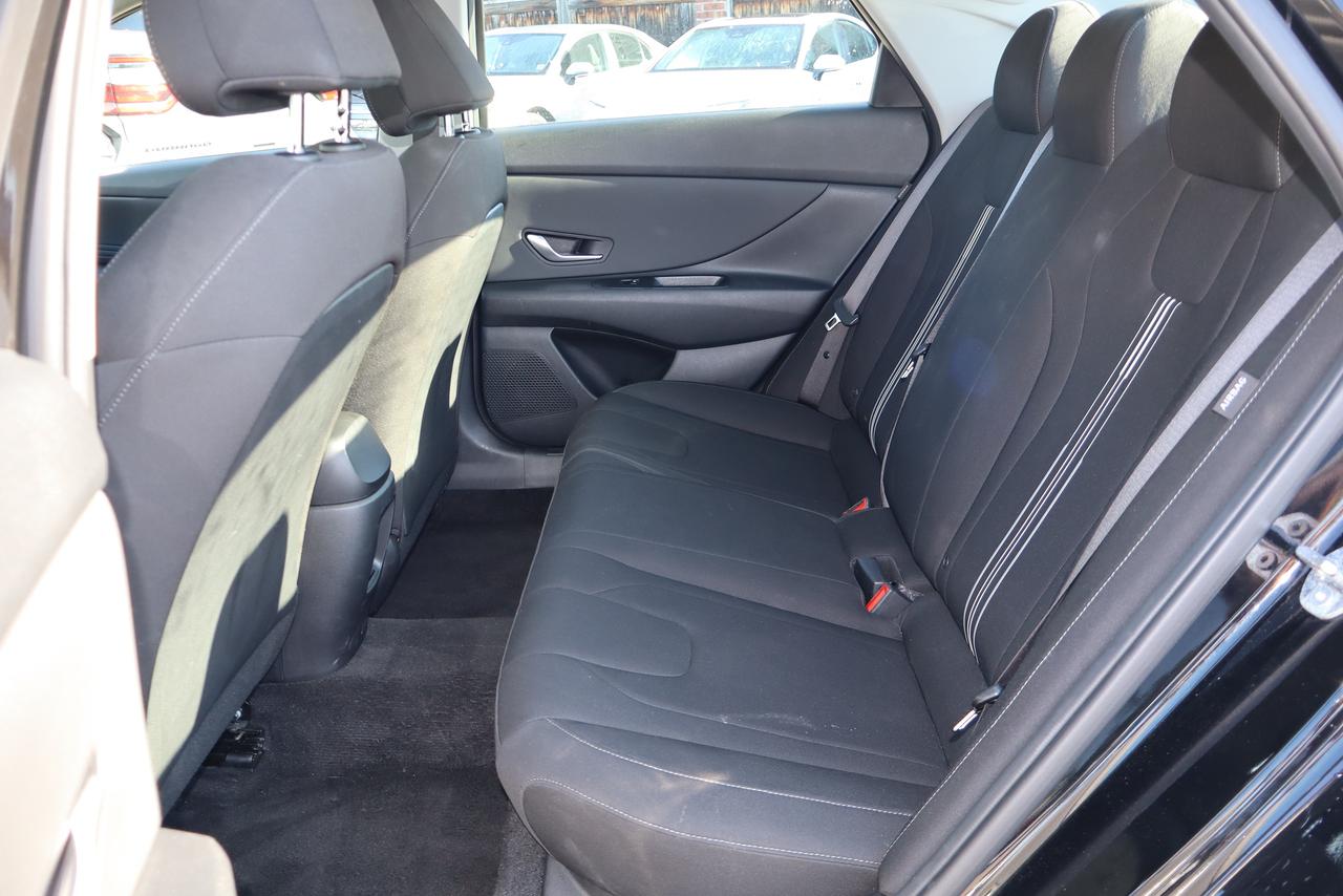 2025 Hyundai Elantra Preferred Photo