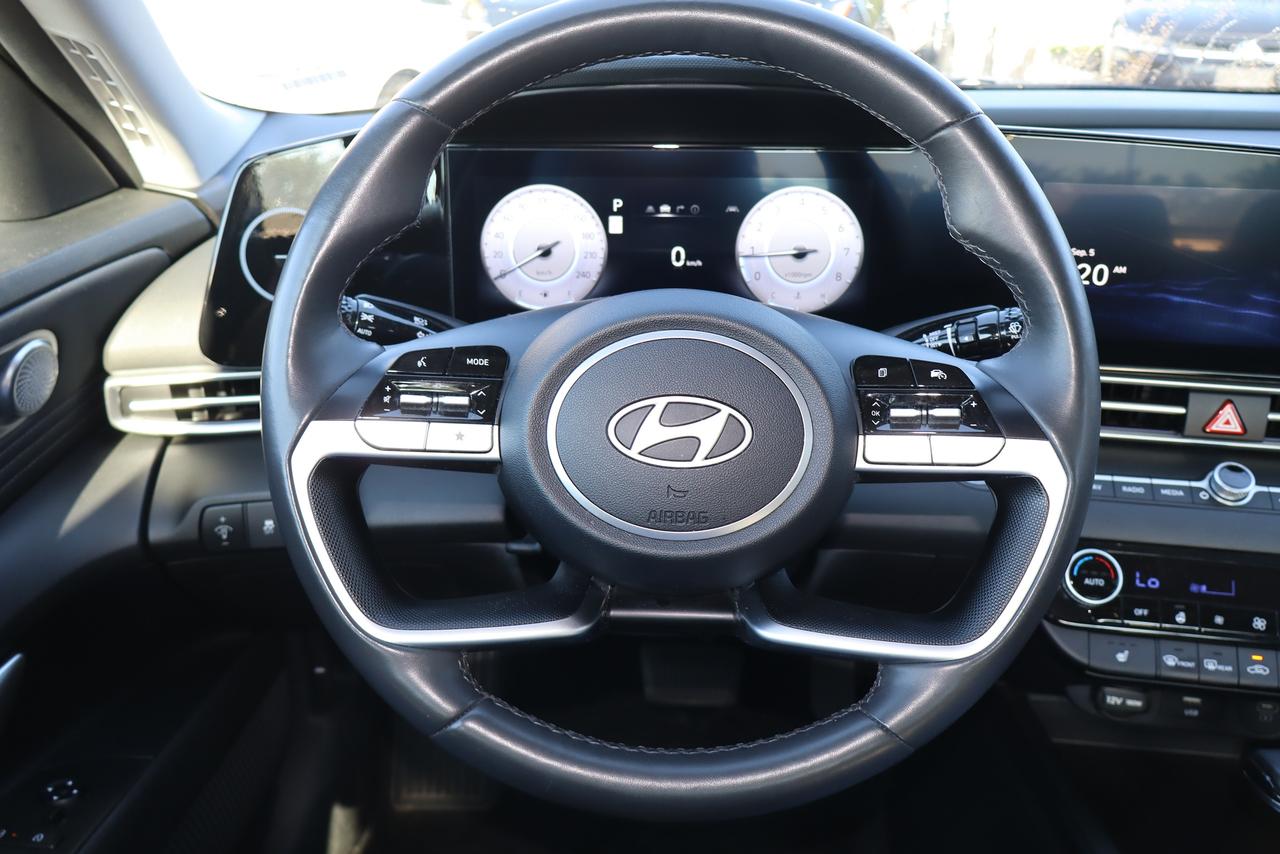 2025 Hyundai Elantra Preferred Photo