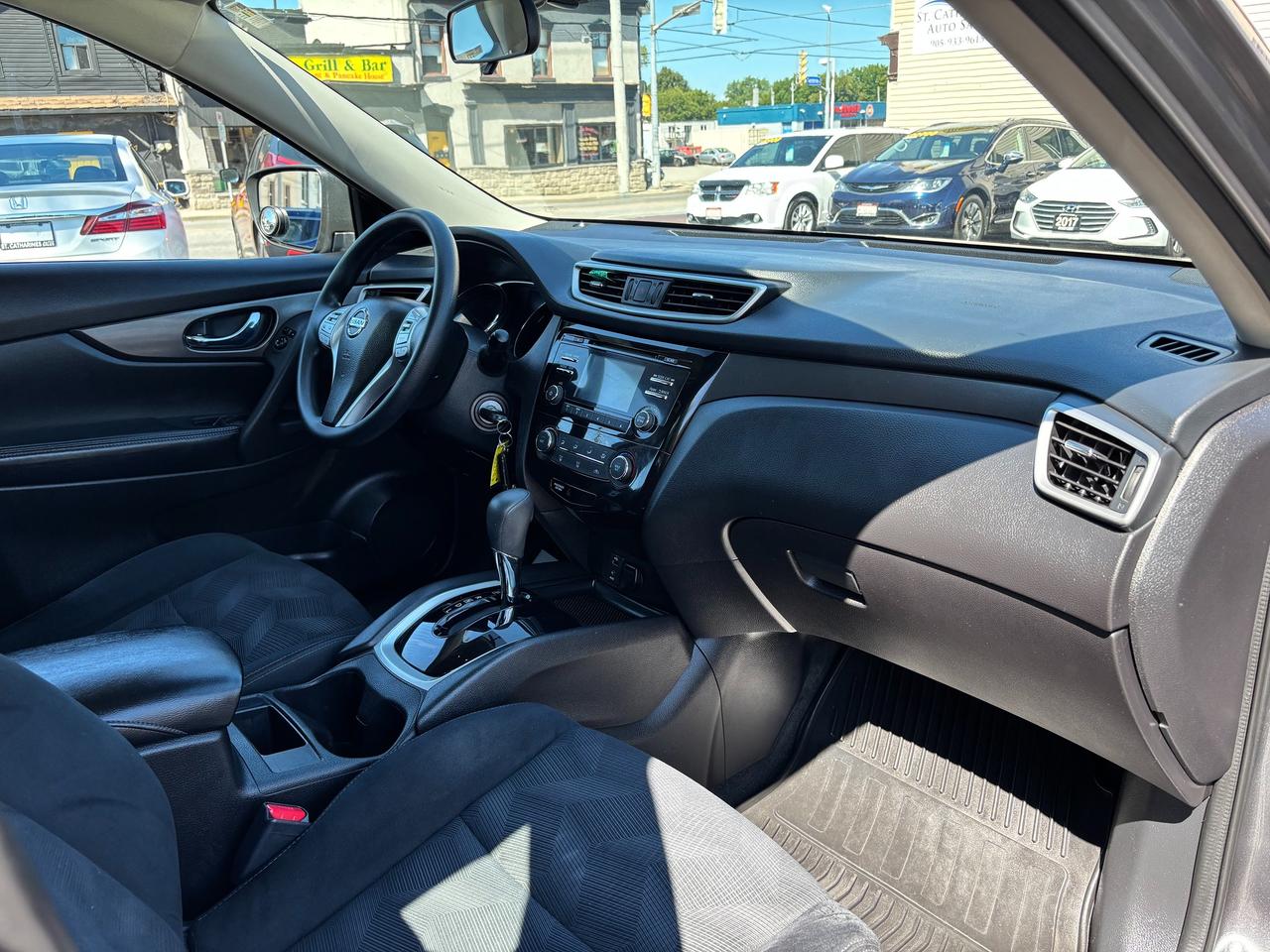 2014 Nissan Rogue S Photo
