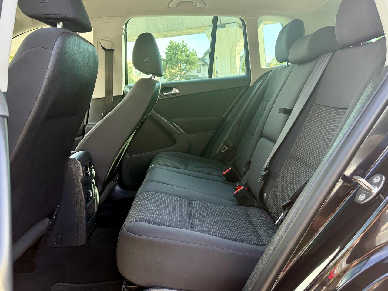 2014 Volkswagen Tiguan FINANCING AVAILABLE Photo13