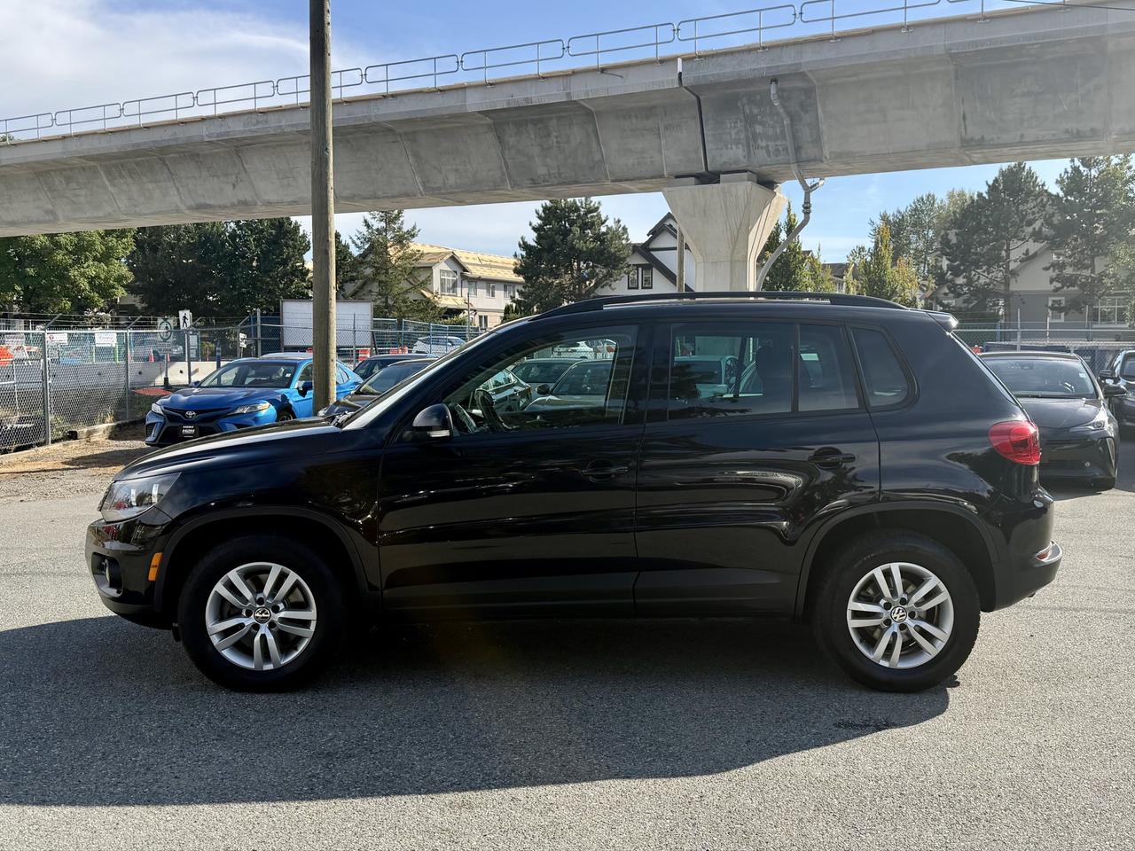 2014 Volkswagen Tiguan FINANCING AVAILABLE Photo7