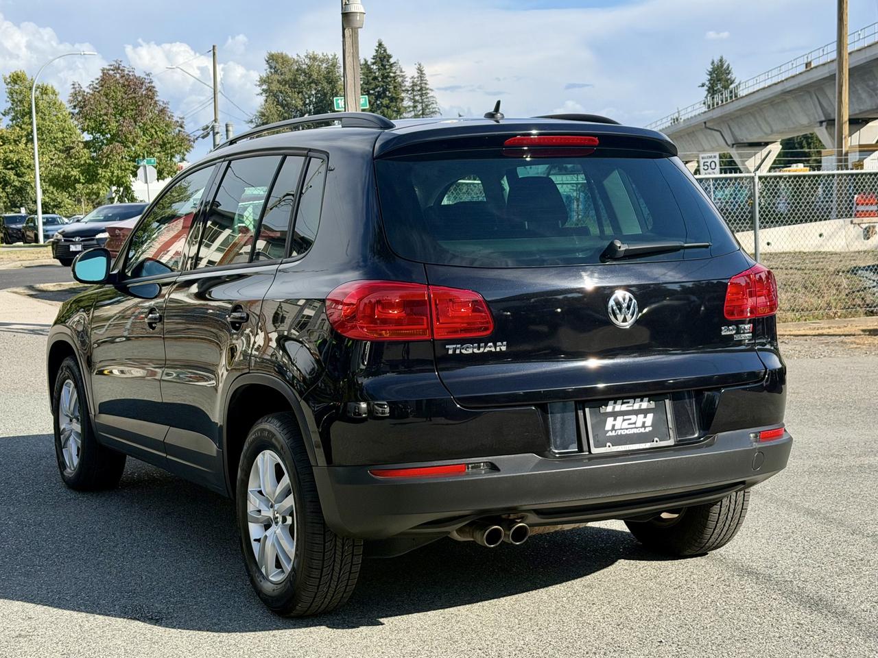 2014 Volkswagen Tiguan FINANCING AVAILABLE Photo6