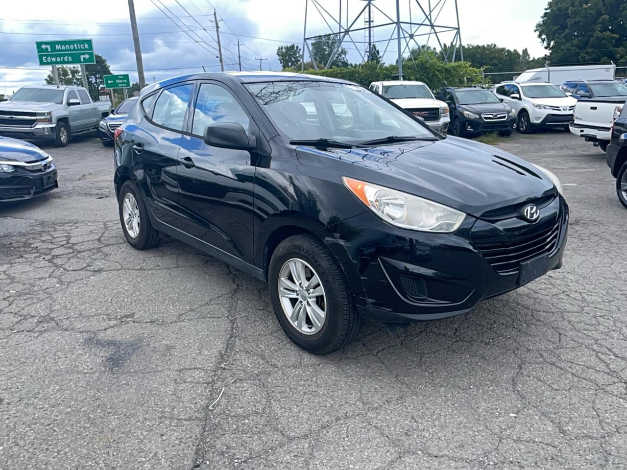 2011 Hyundai Tucson GL Photo