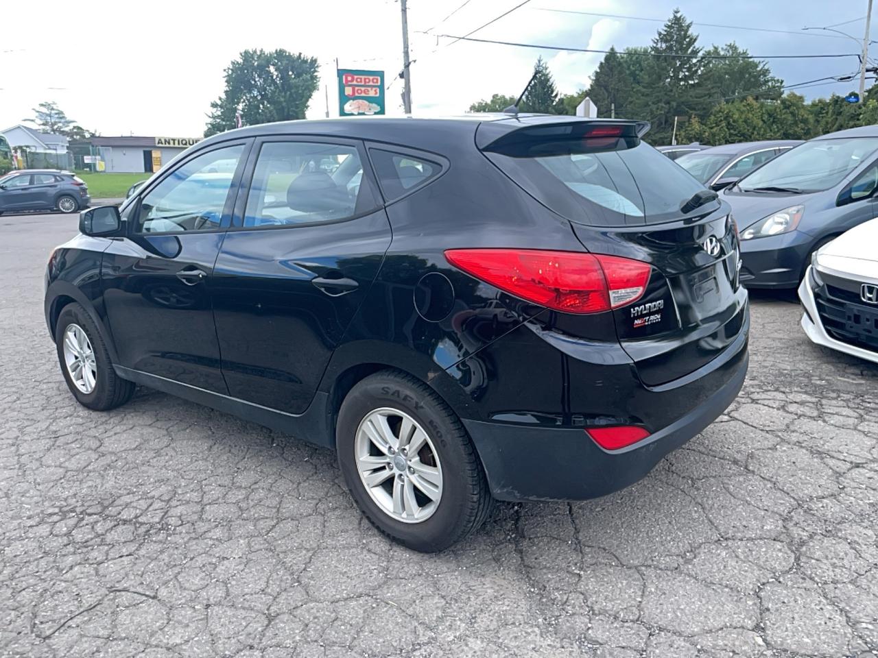 2011 Hyundai Tucson GL Photo