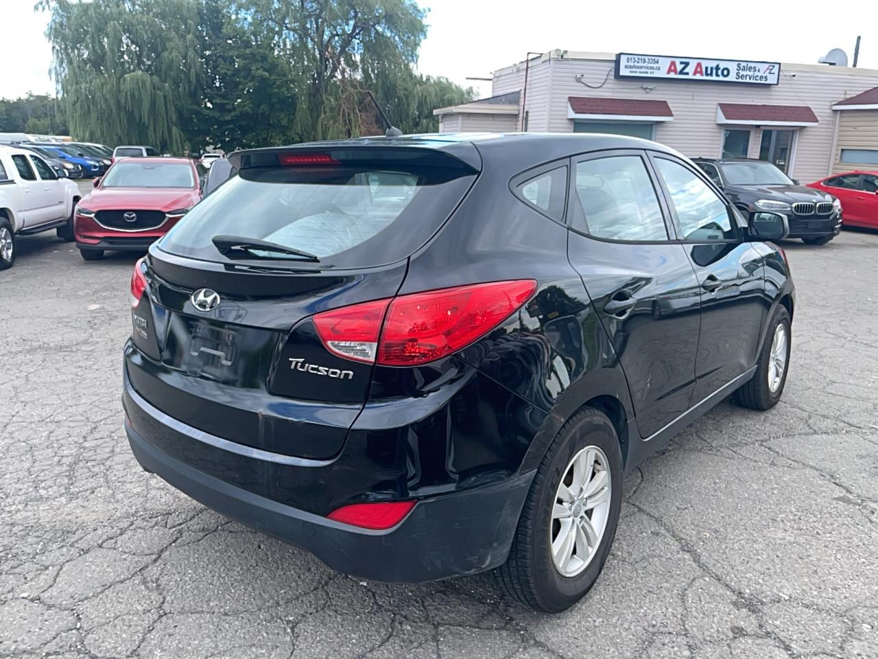 2011 Hyundai Tucson GL Photo