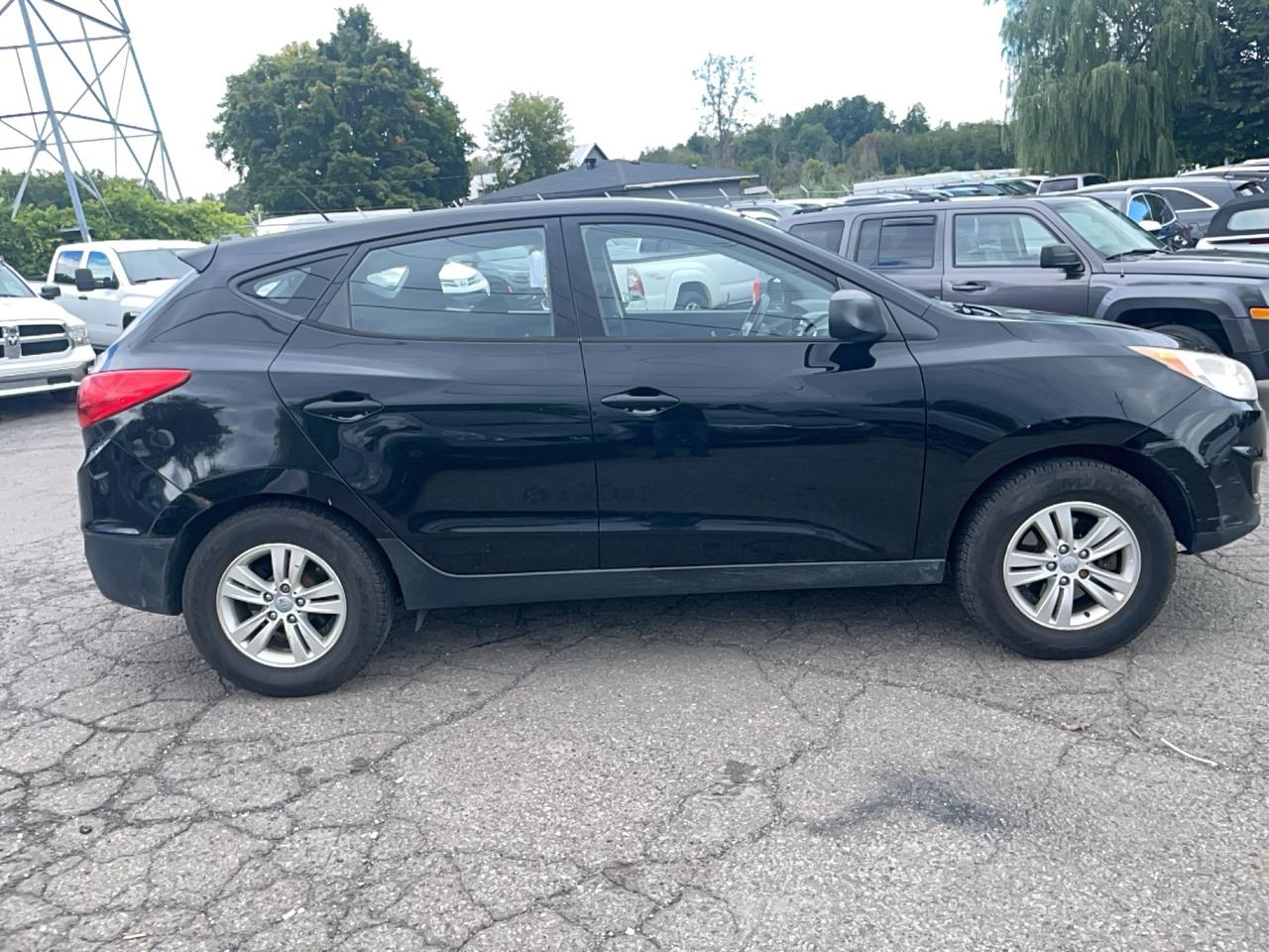 2011 Hyundai Tucson GL Photo