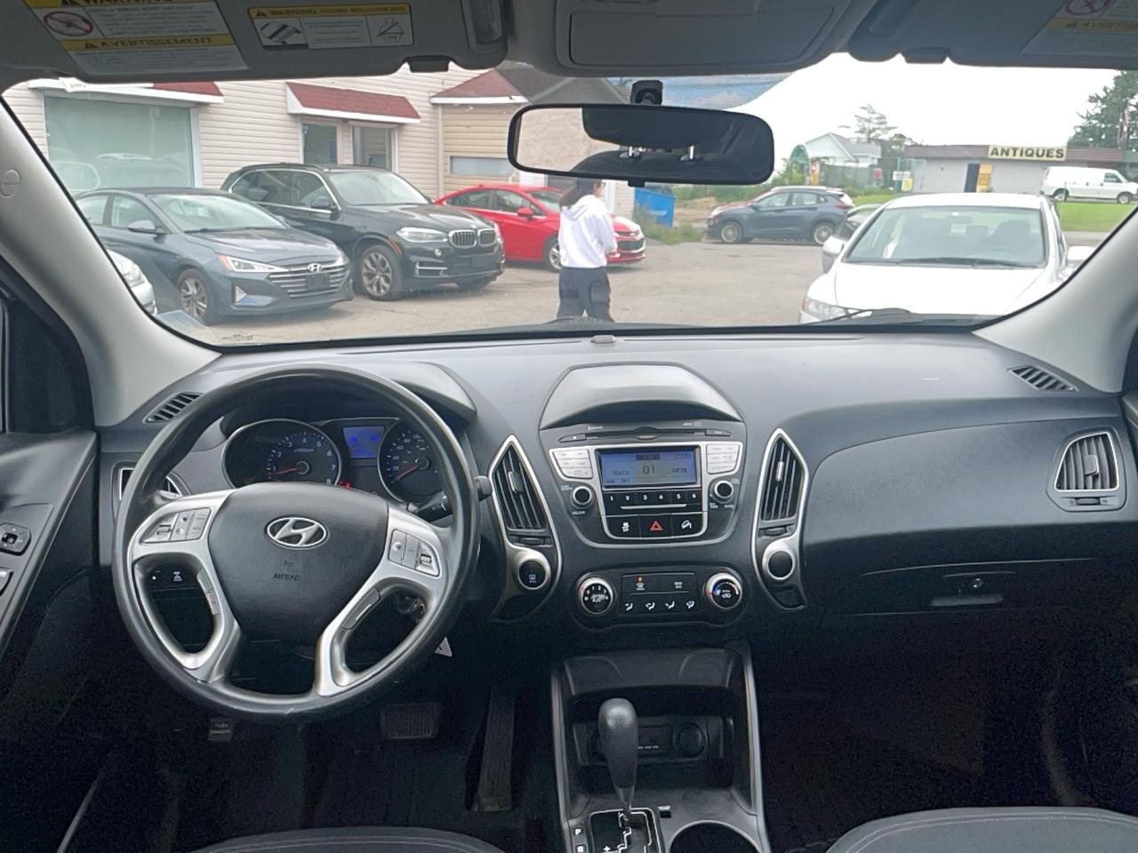 2011 Hyundai Tucson GL Photo
