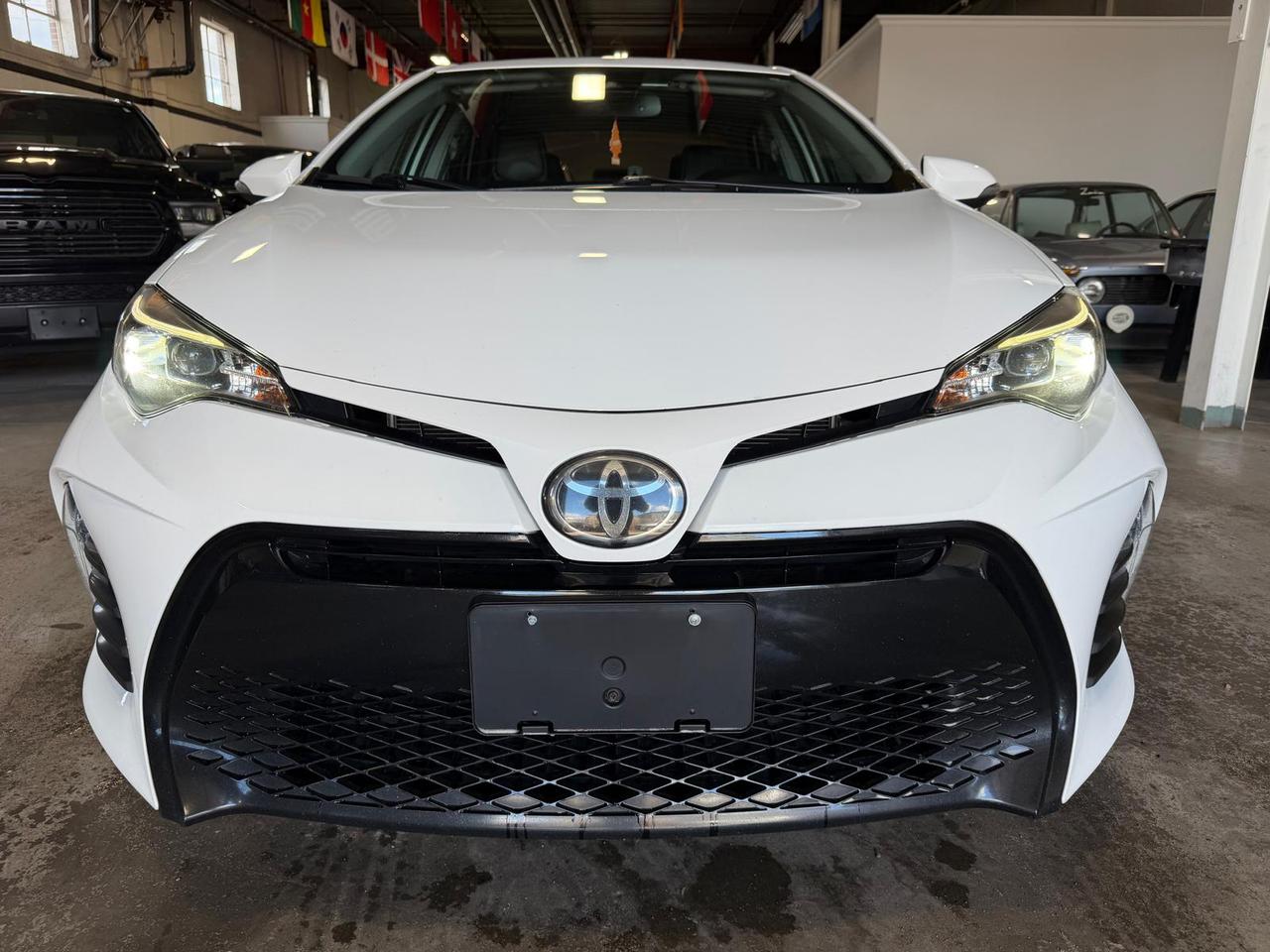 2019 Toyota Corolla SE CVT  | SUNROOF | LEATHER | 1.8 L | 4 CYL Photo