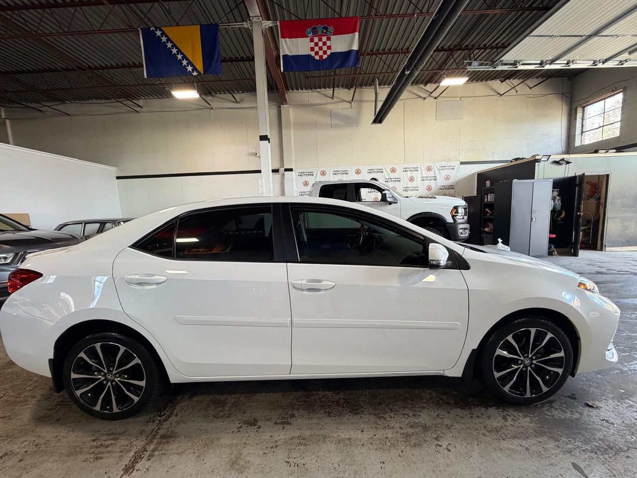 2019 Toyota Corolla SE CVT  | SUNROOF | LEATHER | 1.8 L | 4 CYL Photo