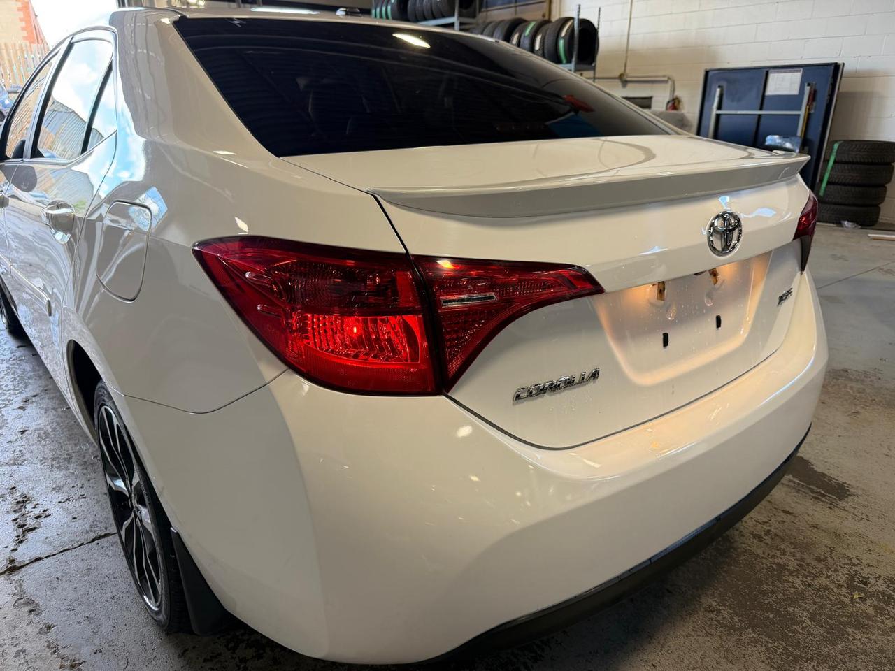 2019 Toyota Corolla SE CVT  | SUNROOF | LEATHER | 1.8 L | 4 CYL Photo
