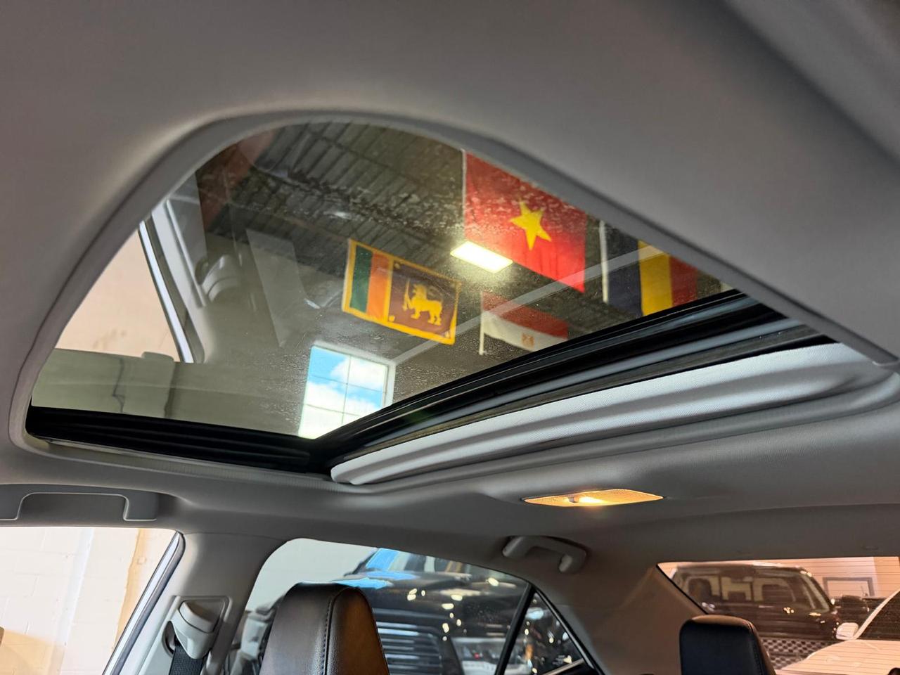 2019 Toyota Corolla SE CVT  | SUNROOF | LEATHER | 1.8 L | 4 CYL Photo