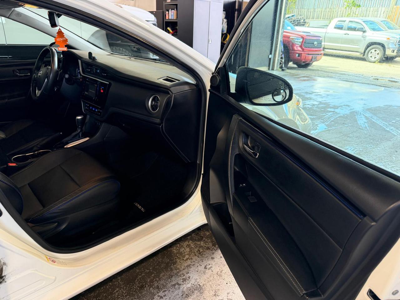 2019 Toyota Corolla SE CVT  | SUNROOF | LEATHER | 1.8 L | 4 CYL Photo
