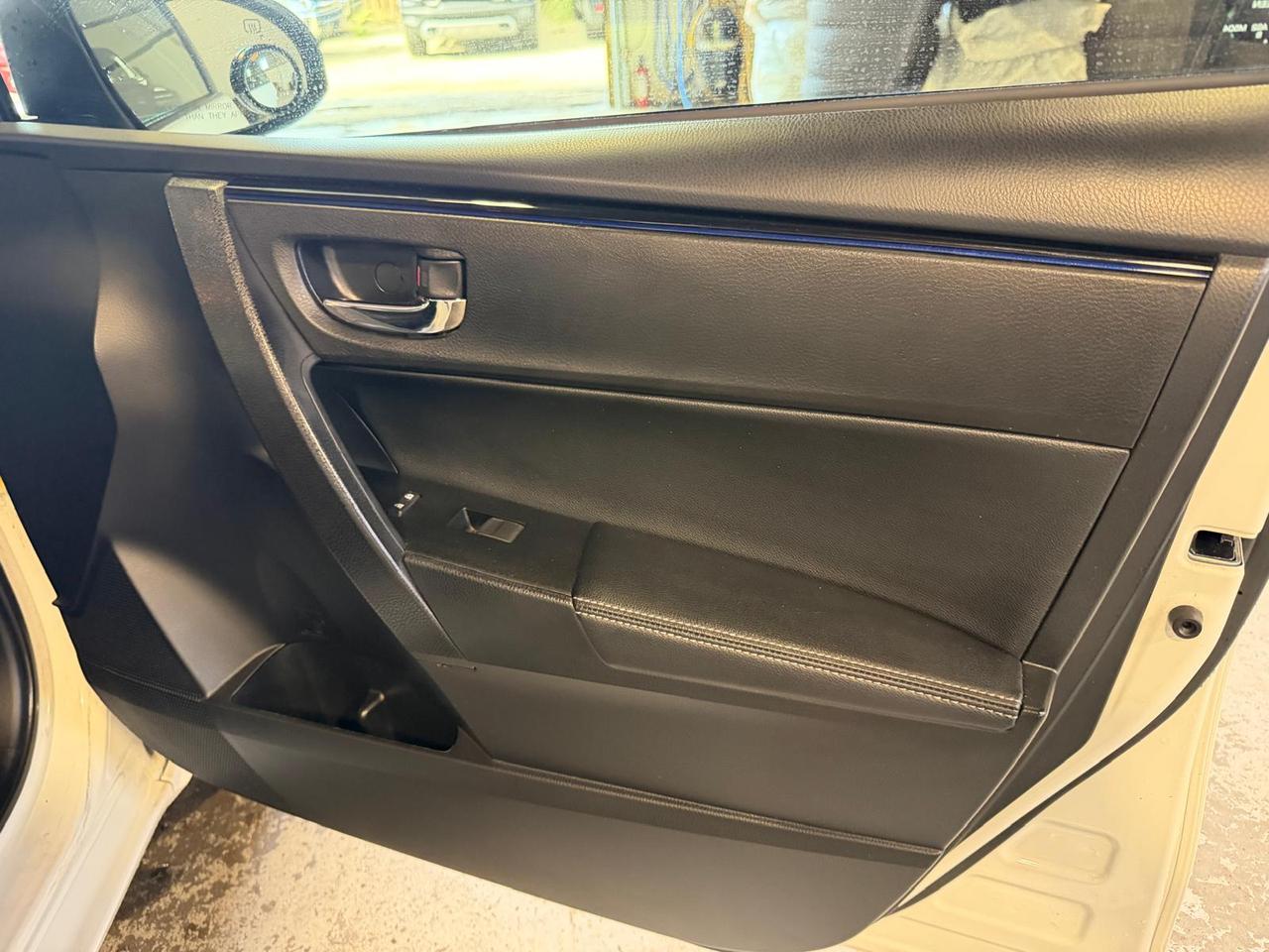 2019 Toyota Corolla SE CVT  | SUNROOF | LEATHER | 1.8 L | 4 CYL Photo