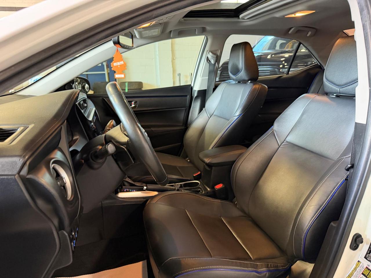 2019 Toyota Corolla SE CVT  | SUNROOF | LEATHER | 1.8 L | 4 CYL Photo