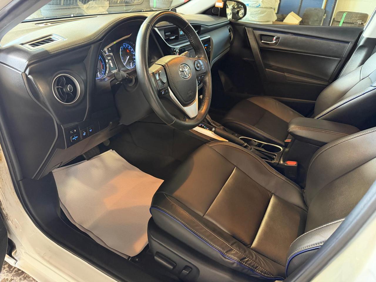 2019 Toyota Corolla SE CVT  | SUNROOF | LEATHER | 1.8 L | 4 CYL Photo