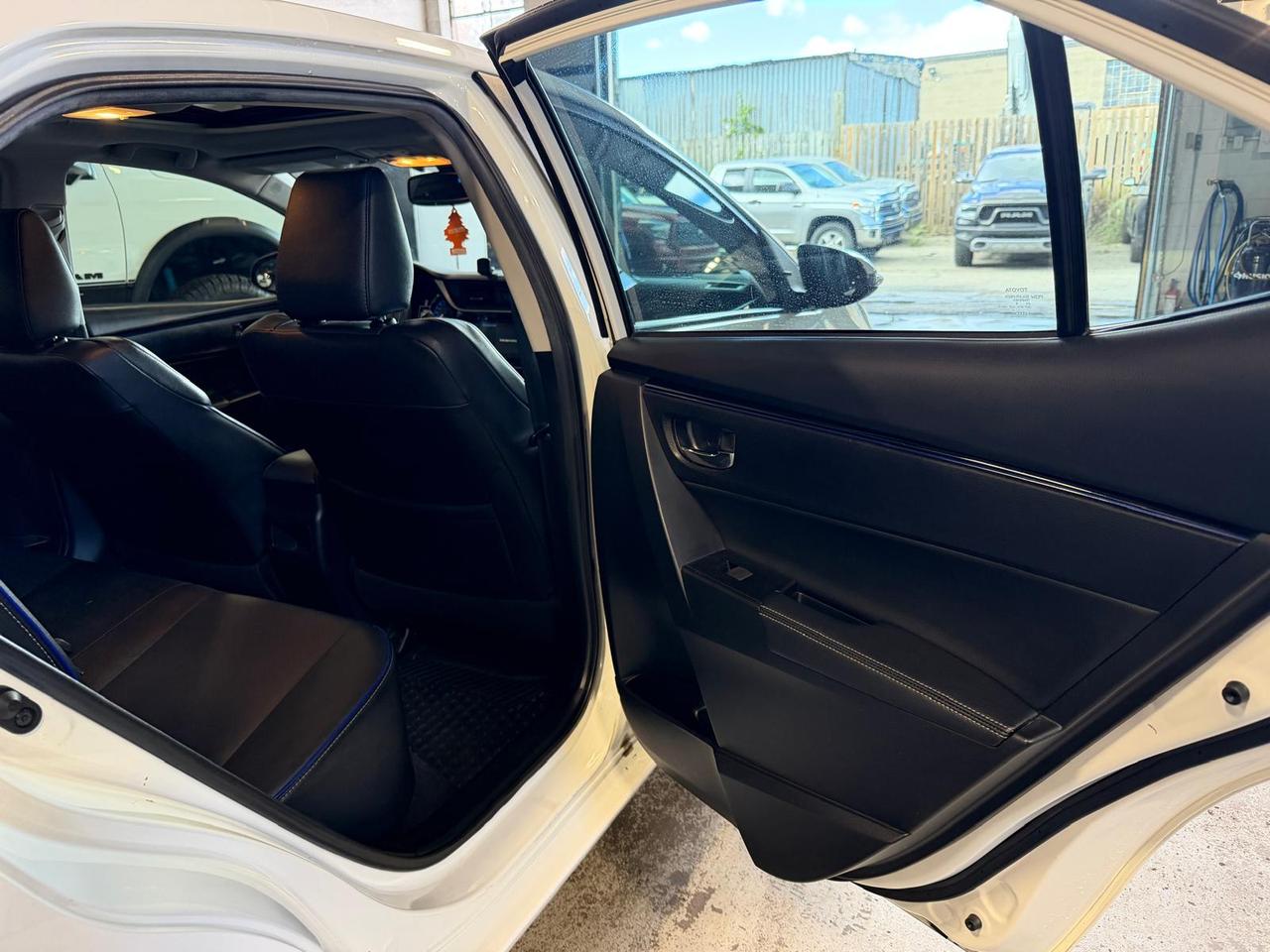 2019 Toyota Corolla SE CVT  | SUNROOF | LEATHER | 1.8 L | 4 CYL Photo