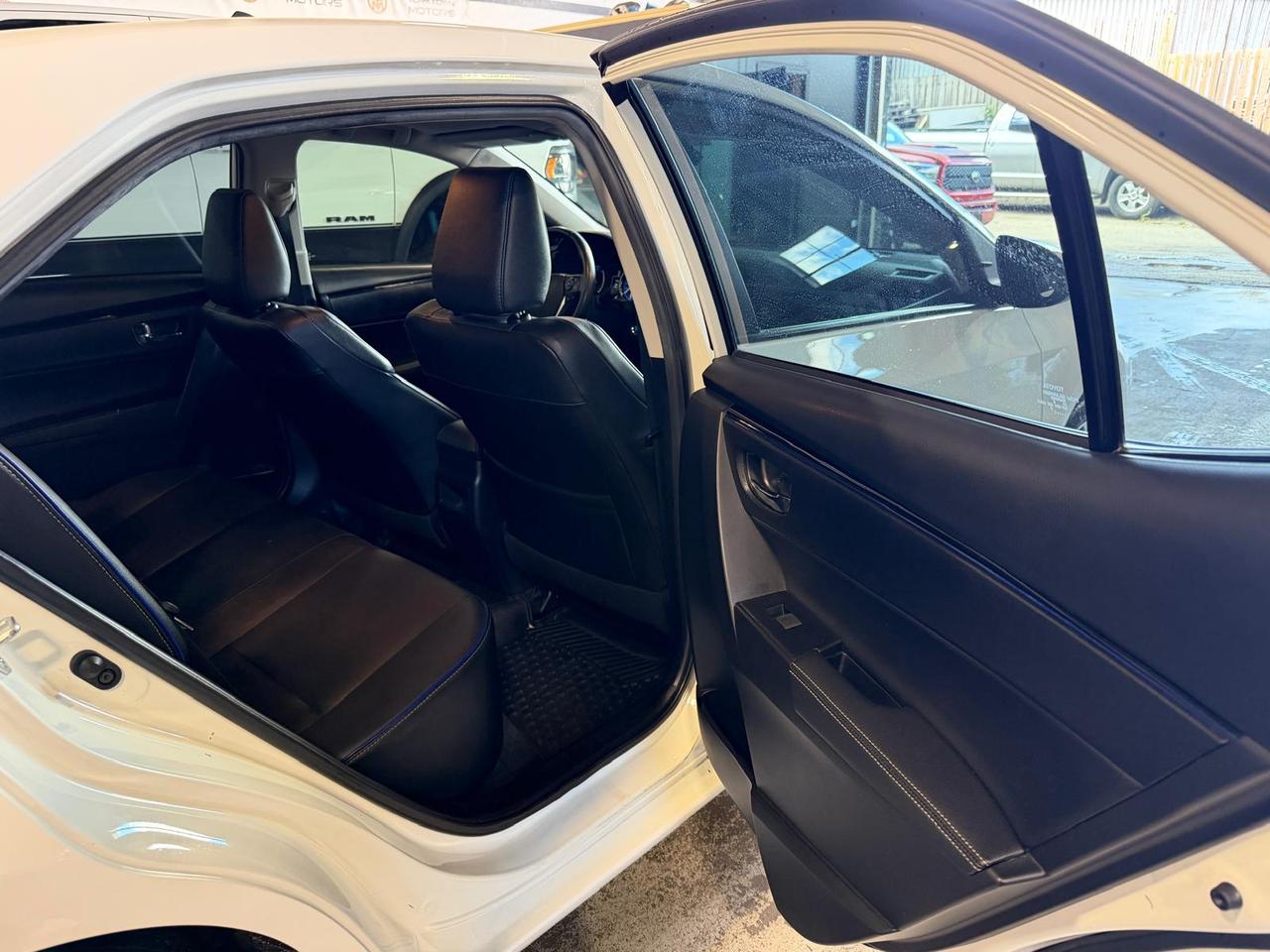 2019 Toyota Corolla SE CVT  | SUNROOF | LEATHER | 1.8 L | 4 CYL Photo