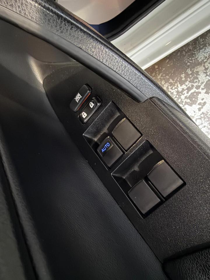 2019 Toyota Corolla SE CVT  | SUNROOF | LEATHER | 1.8 L | 4 CYL Photo
