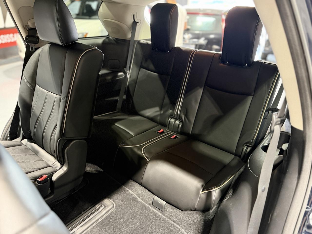 2017 Infiniti QX60 LUXURY Photo