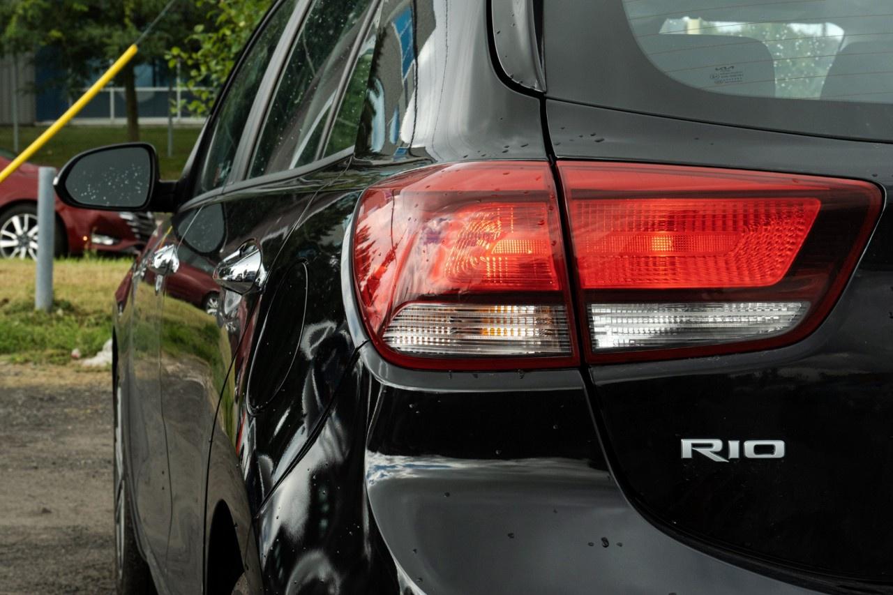 2023 Kia Rio 5-Door (5) EX Premium IVT Photo