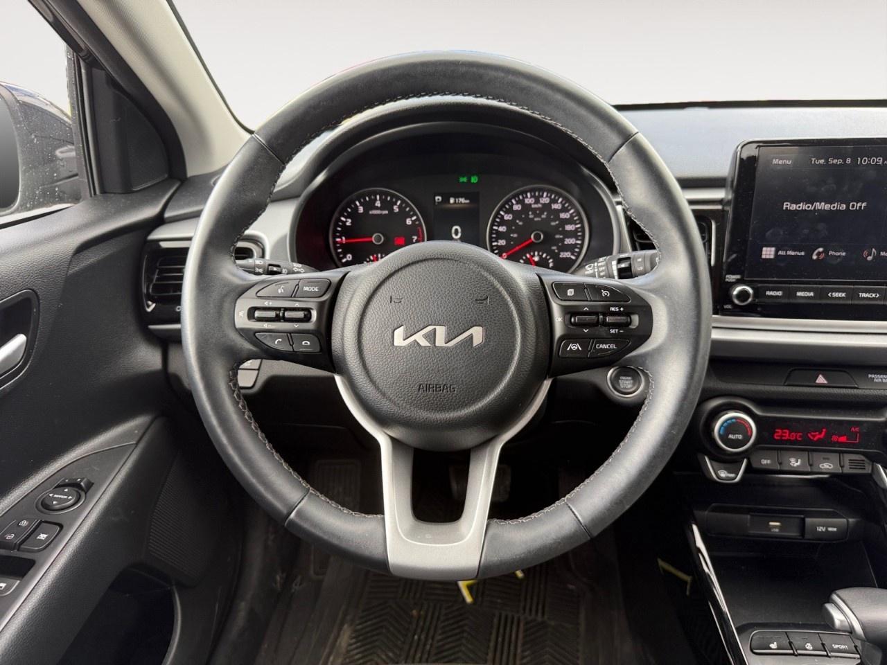 2023 Kia Rio 5-Door (5) EX Premium IVT Photo